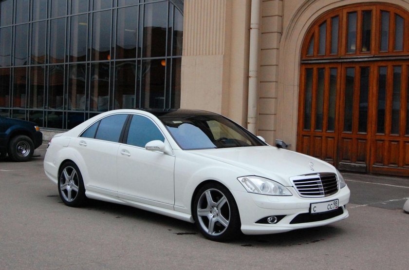 Мерседес Бенц 221