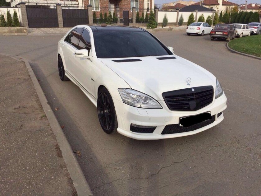 Мерседес 221 AMG белый
