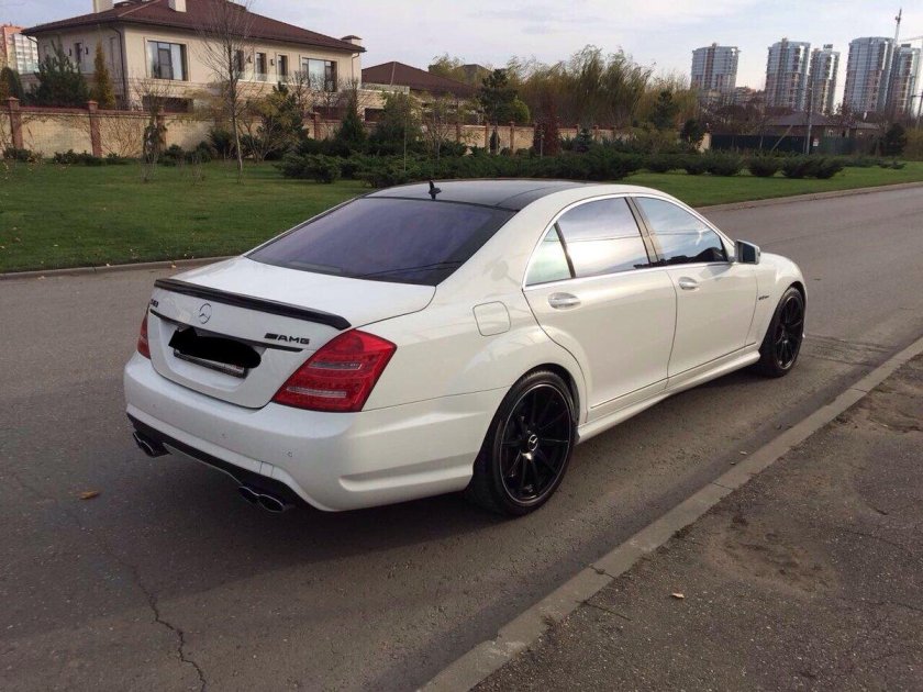 Мерседес 221 AMG белый