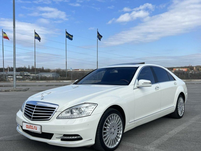 Белый 500 Мерседес