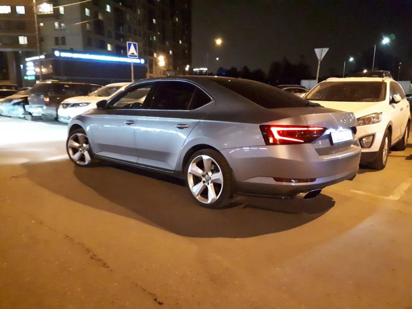 Skoda Superb диски r19