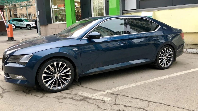 Skoda Superb r18