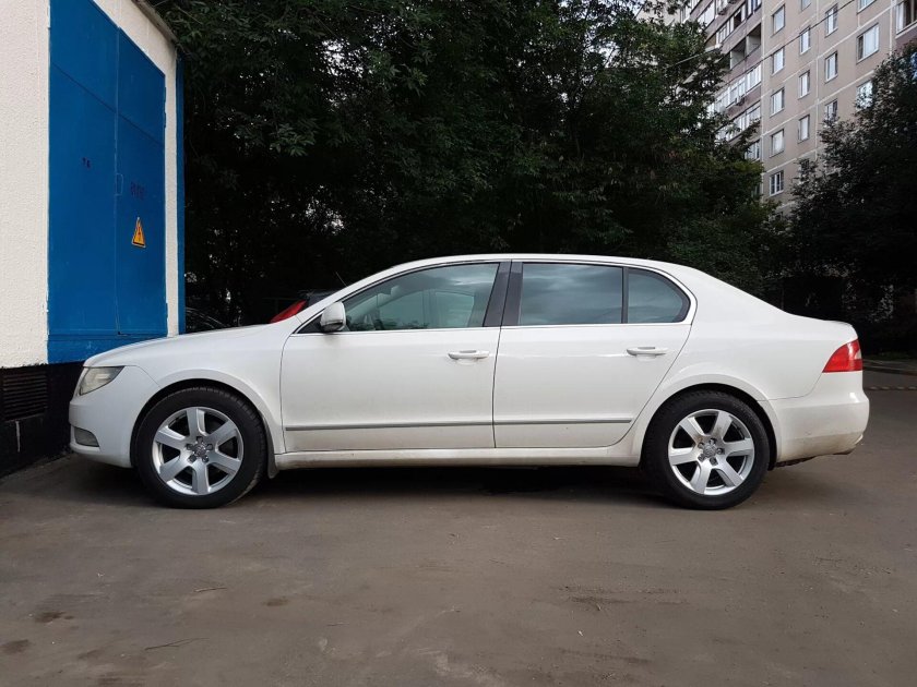 Skoda Superb 225 55r17