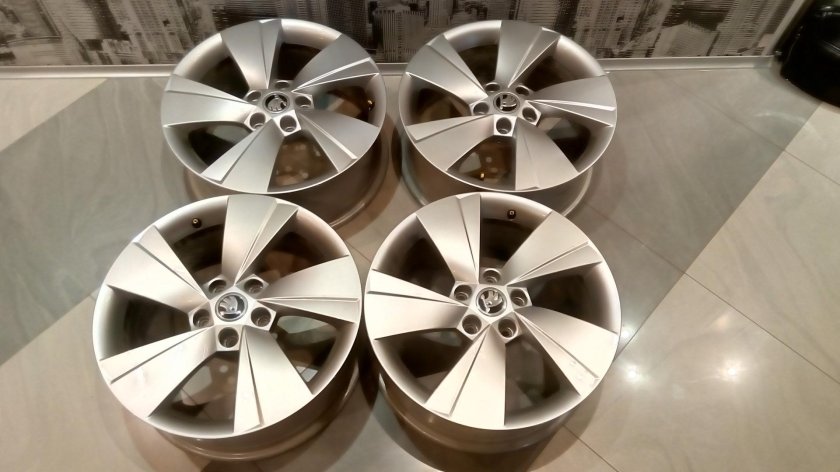 Оригинальные диски Шкода Суперб r17
