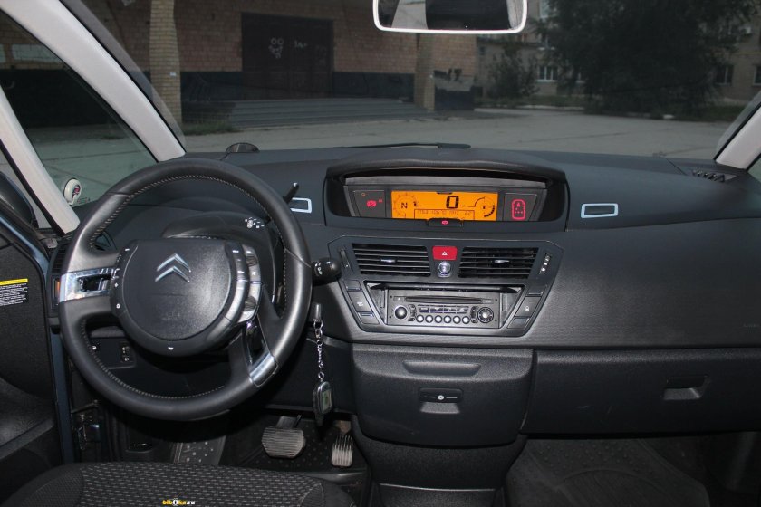 Ситроен с4 Пикассо салон