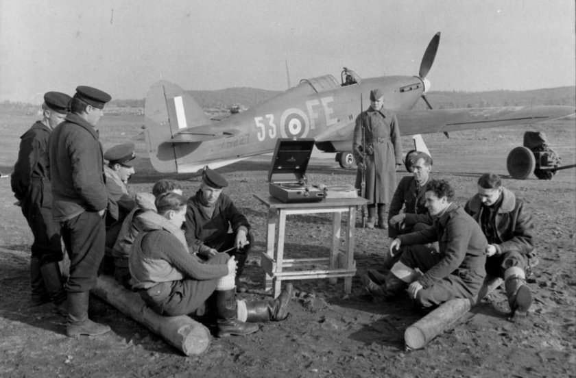 Истребитель Харрикейн Мурманск аэродром Ваенга