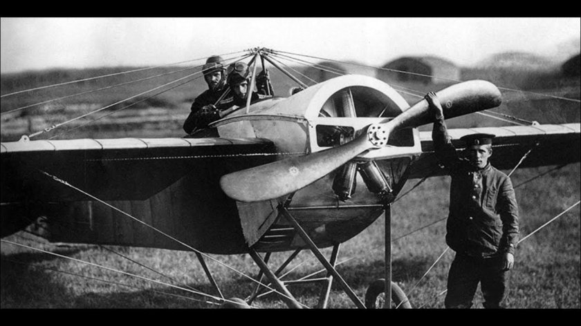 Издан декрет СНК РСФСР «О воздушных передвижениях»