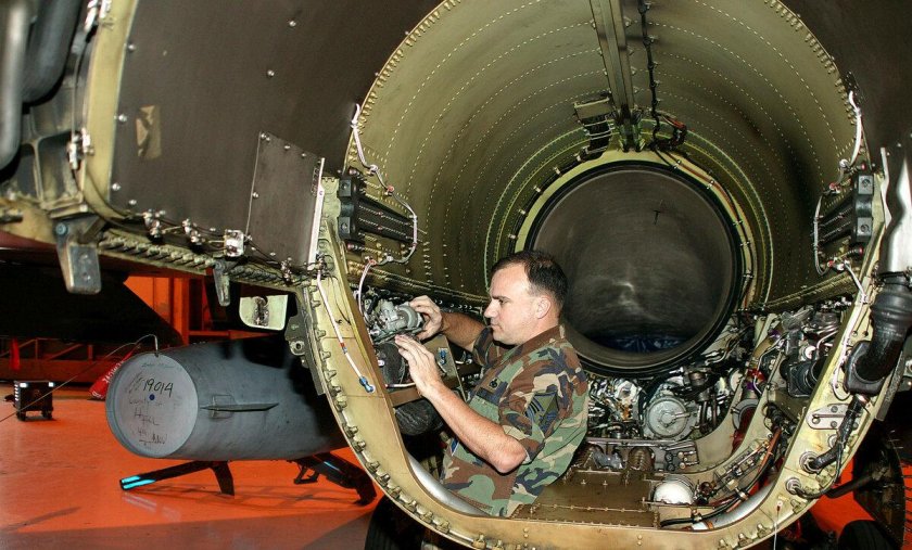 Инженер военной техники