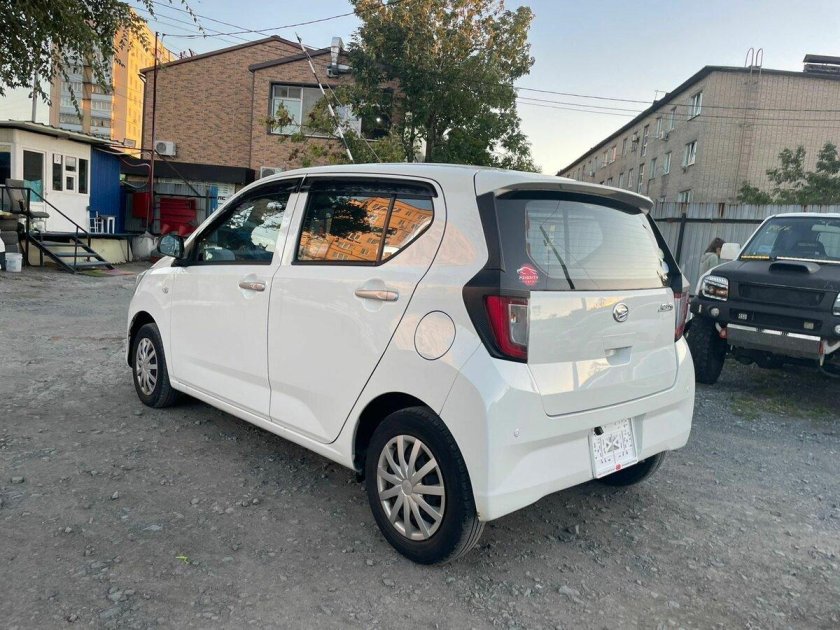 Daihatsu Mira 2018