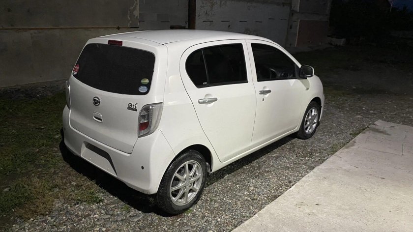 Daihatsu mira e:s 2016