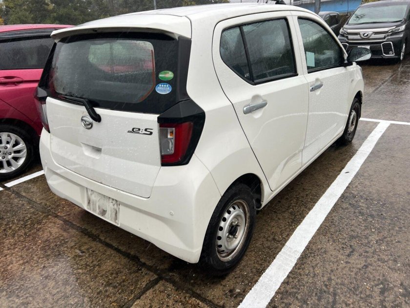 Daihatsu mira e