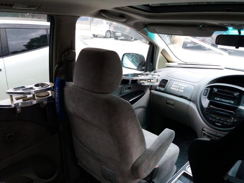 Toyota Estima салон