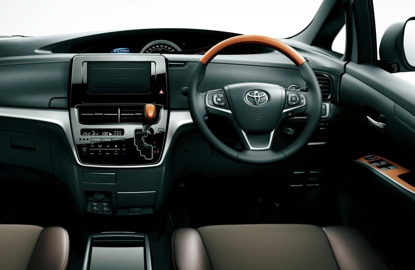 Тойота Эстима 2020г