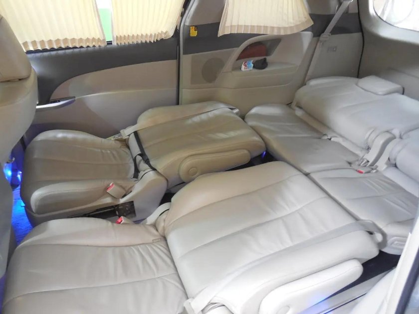 Toyota Estima сиденья 3 ряд