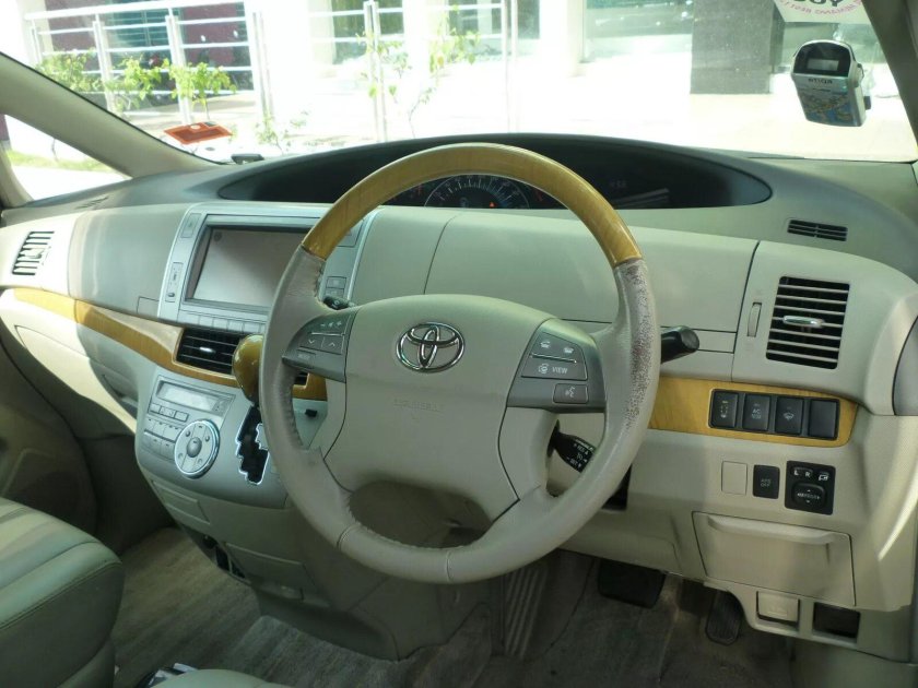 Toyota Estima 2007 салон