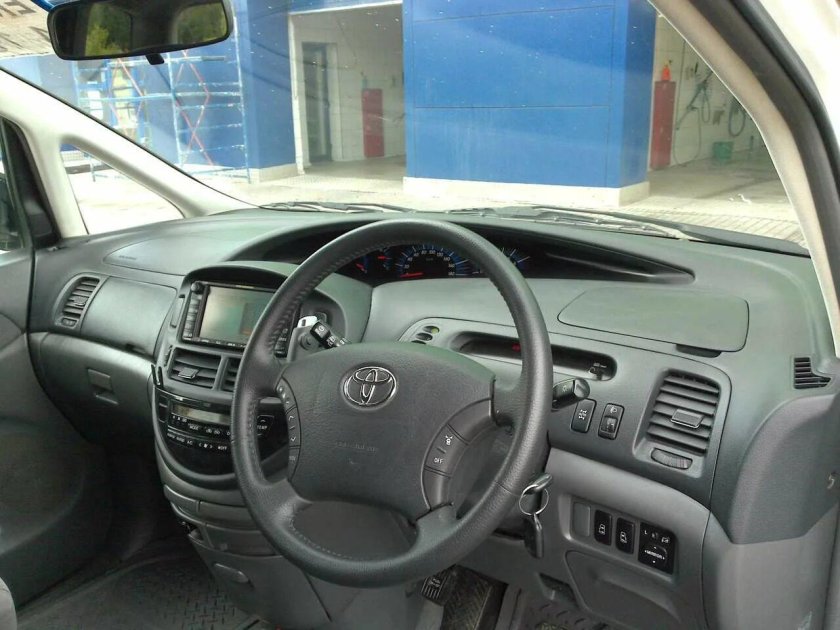 Тойота Эстима 2003