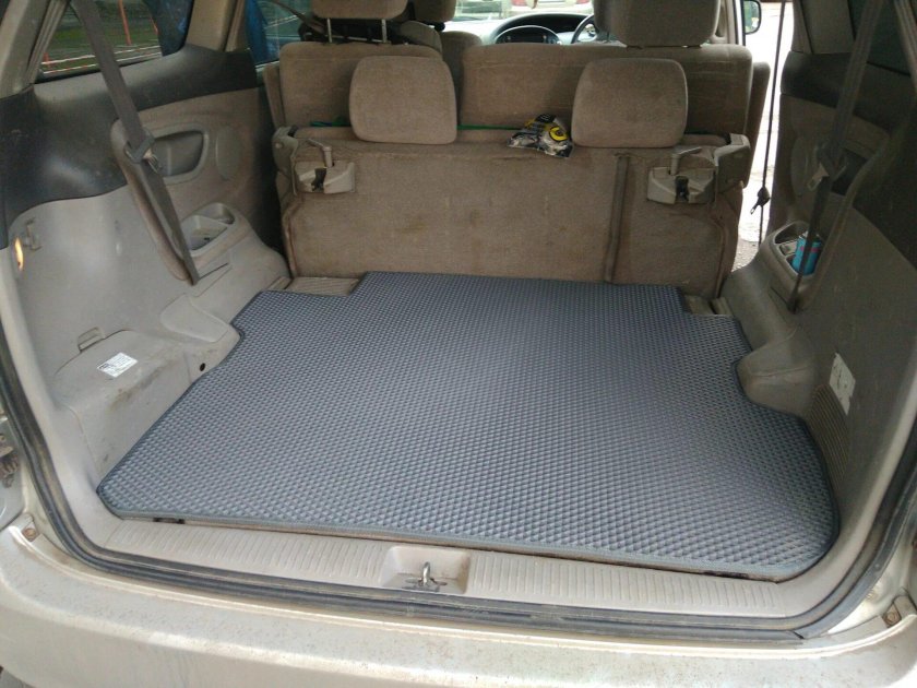 Toyota Estima 2002 3 ряд