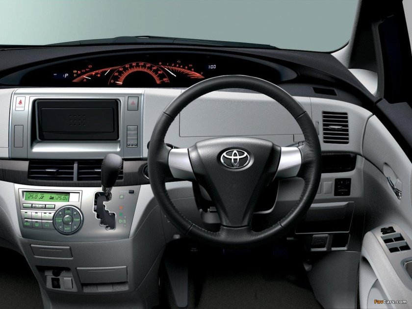 Toyota Estima 2006 салон