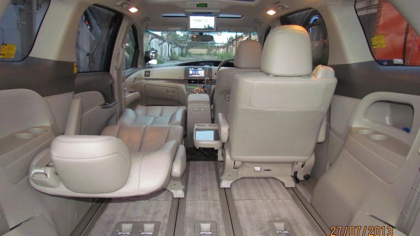 Toyota Estima 2002 салон