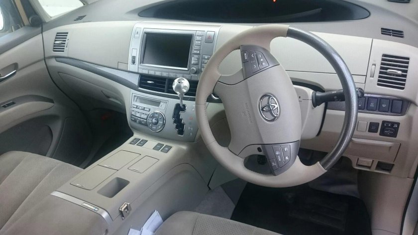 Тойота эстима 2010