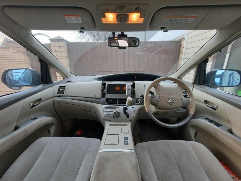 Тойота Эстима гибрид 2007