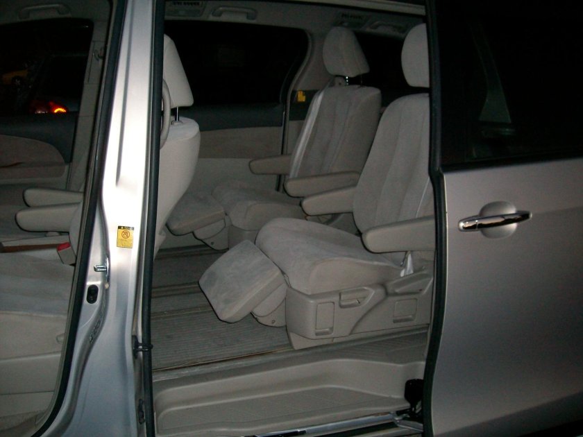 Toyota Estima 2007 салон