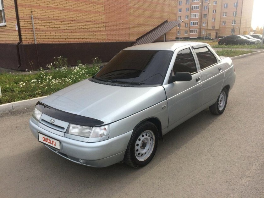 ВАЗ 2110 серебристая