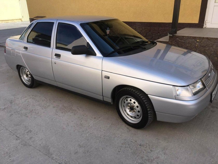 Лада 2110 серебристая