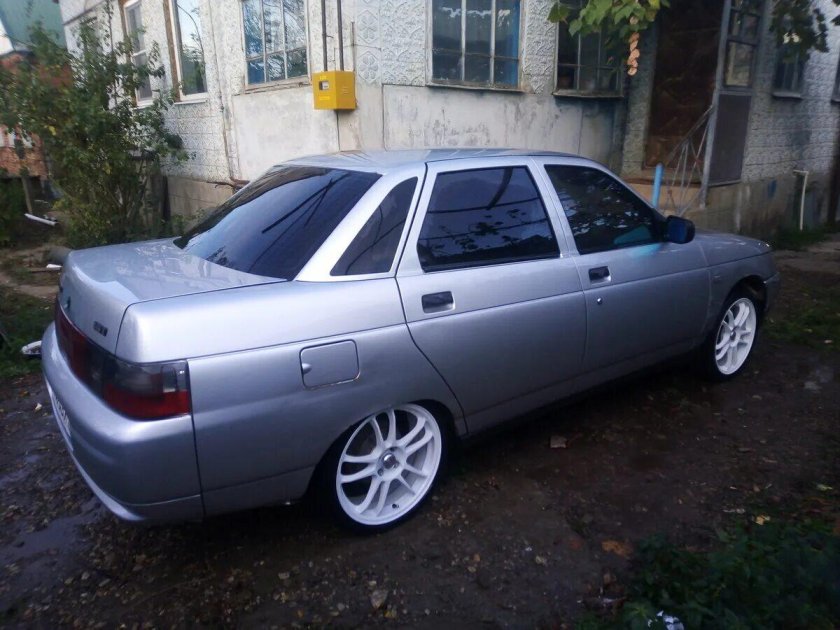 ВАЗ 2110 цвет серебристый металлик