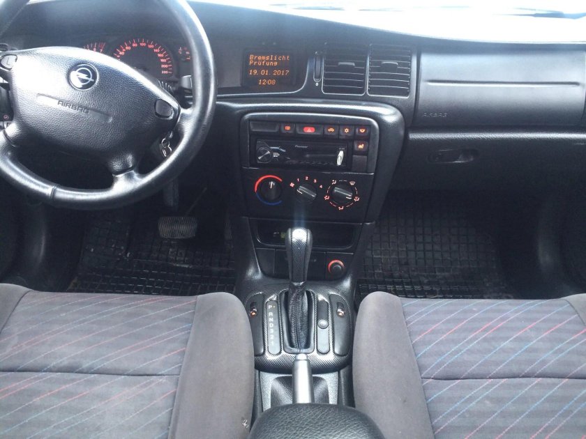 Opel Vectra b 2000 2.2 автомат