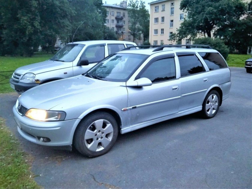 Опель Вектра универсал 2000