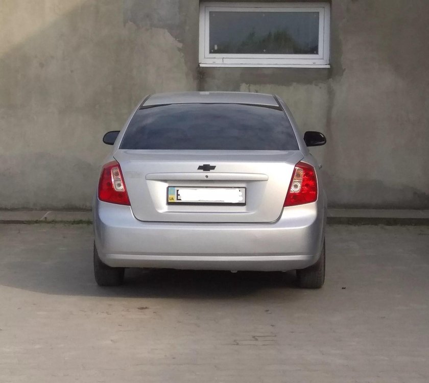 Лачетти седан сзади