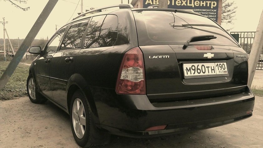 Chevrolet Lacetti универсал сзади