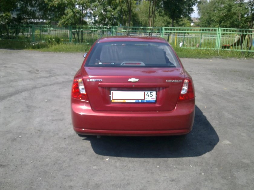 Шевроле Лачетти сзади