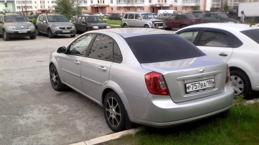 Шевроле Лачетти седан серебристый