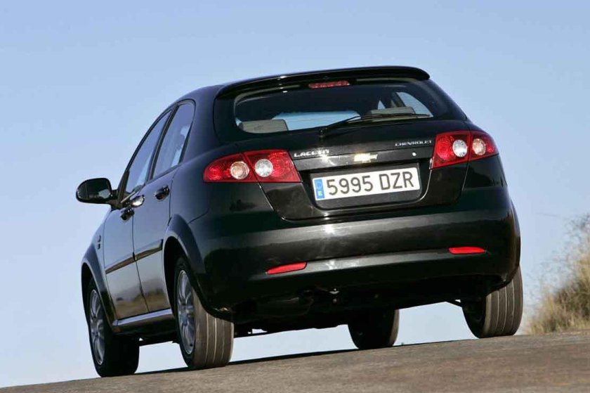 Лачетти хэтчбек сзади