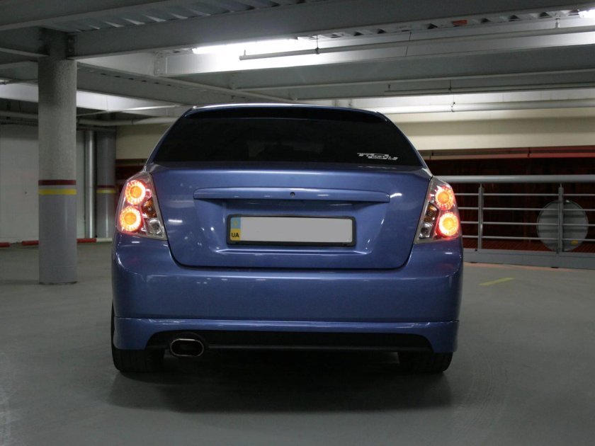 Шевроле Лачетти хэтчбек сзади