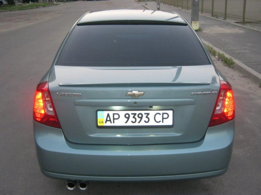 Шевроле Лачетти сзади