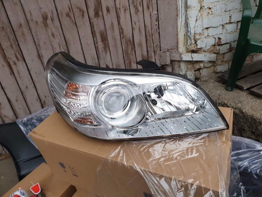 Шевроле Эпика левая фара