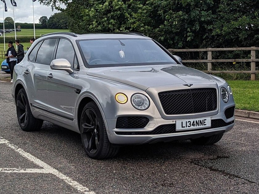 Bentley bentayga v 8