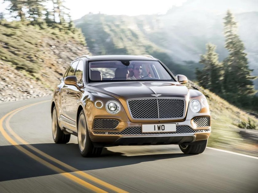 Bentley bentayga кроссовер