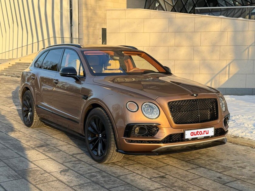 Машина bentley bentayga