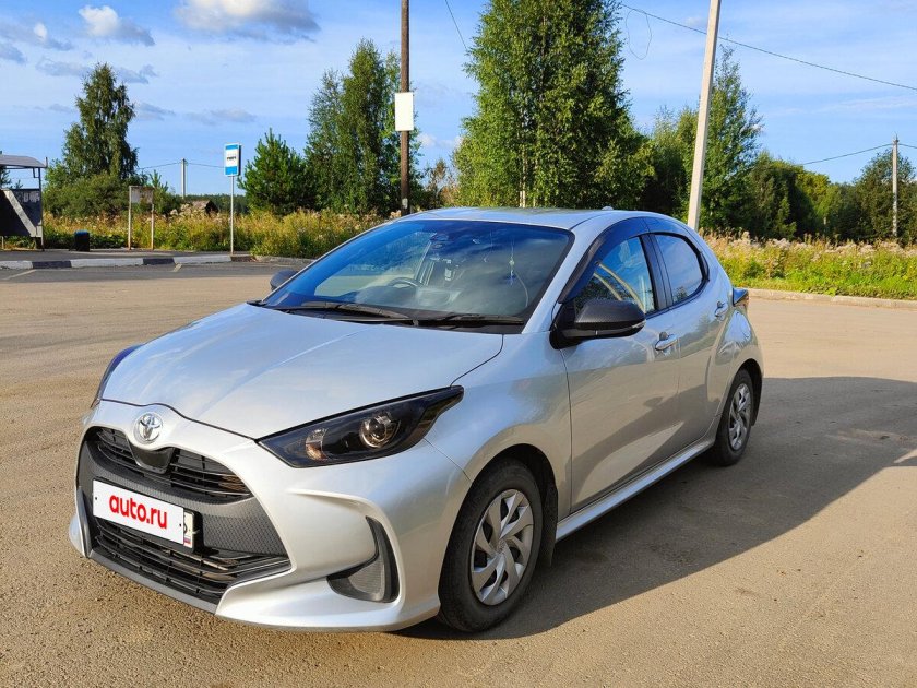 Тойота ярис 2021