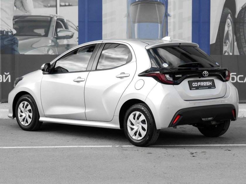 Тойота Ярис 2020 года
