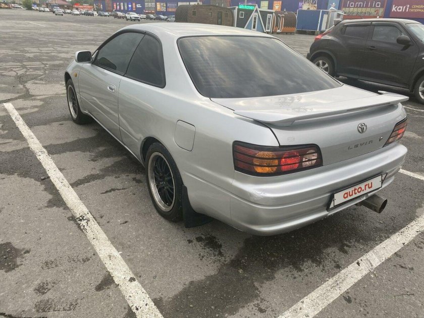 Автомобиль toyota corolla levin