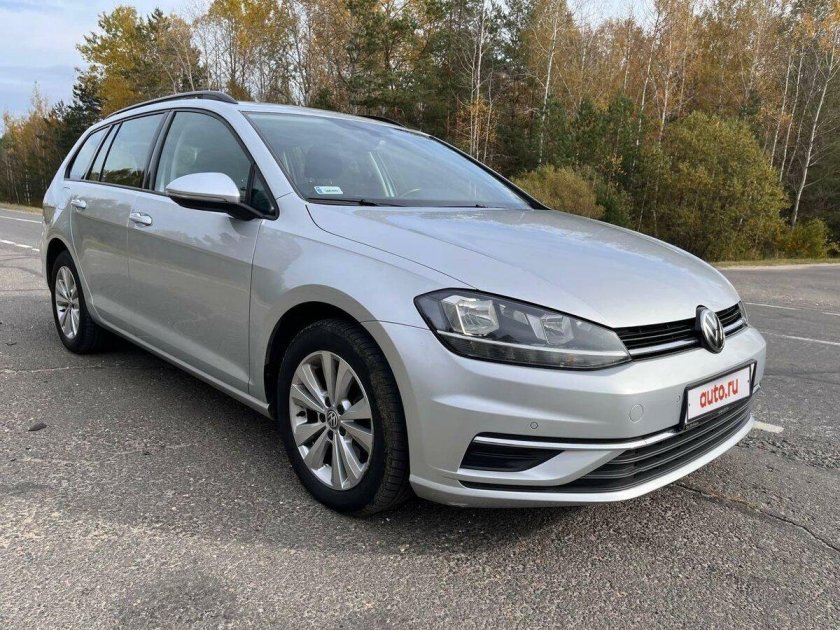 Серебристый фольксваген