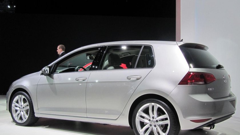Volkswagen Golf 2015 хэтчбек