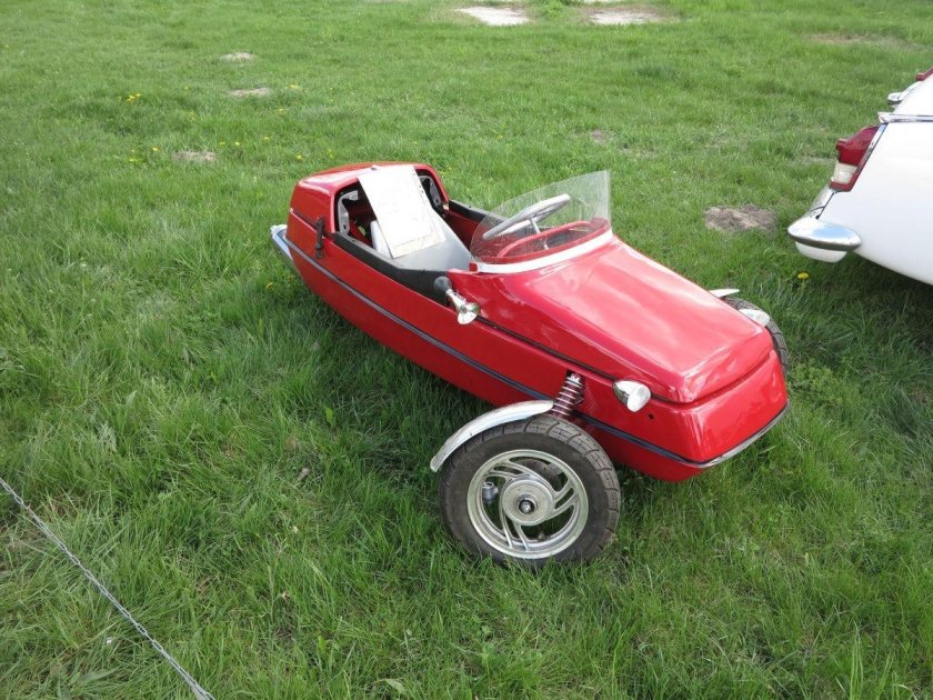 Авто из мотоциклетной коляски