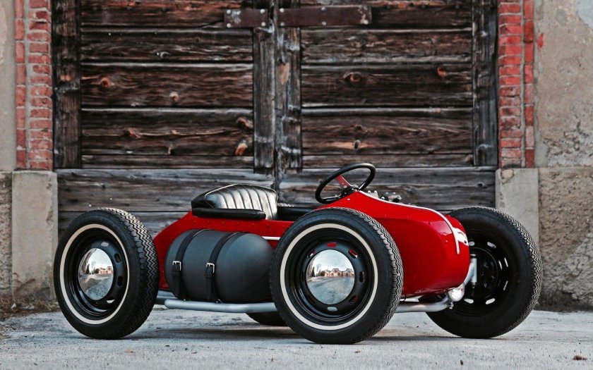 Из мотоциклетной коляски