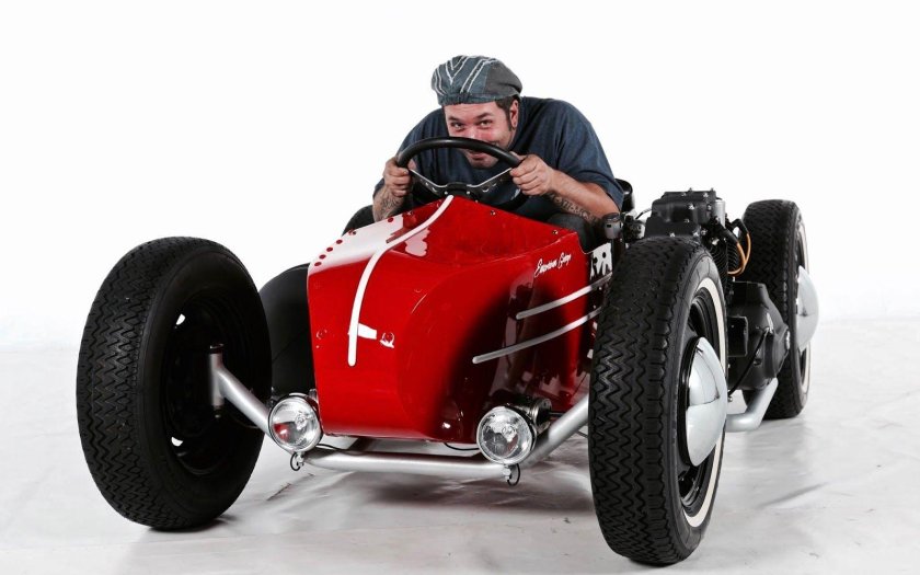 Из мотоциклетной коляски